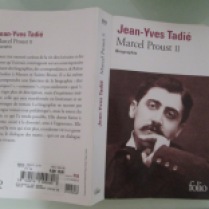 La biographie de référence de Proust, par Jean-Yves Tadié.